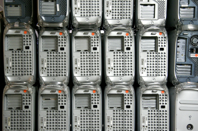 Here is a group of G4 towers, mostly MDD's.